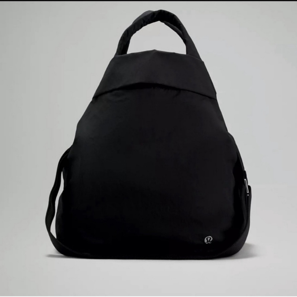 Lululemon on my level bag